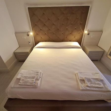 Isola Nel Parco Villas & Rooms 라마달레나 외부 사진