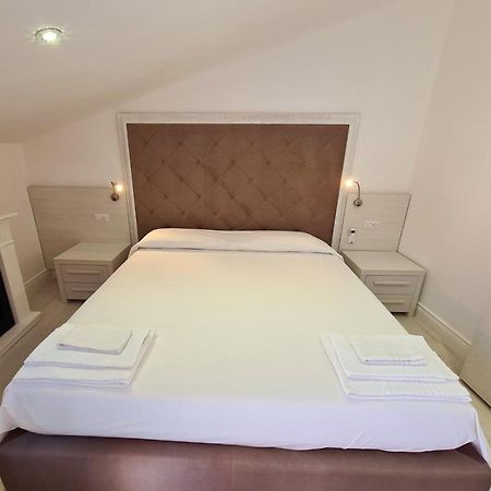 Isola Nel Parco Villas & Rooms 라마달레나 외부 사진