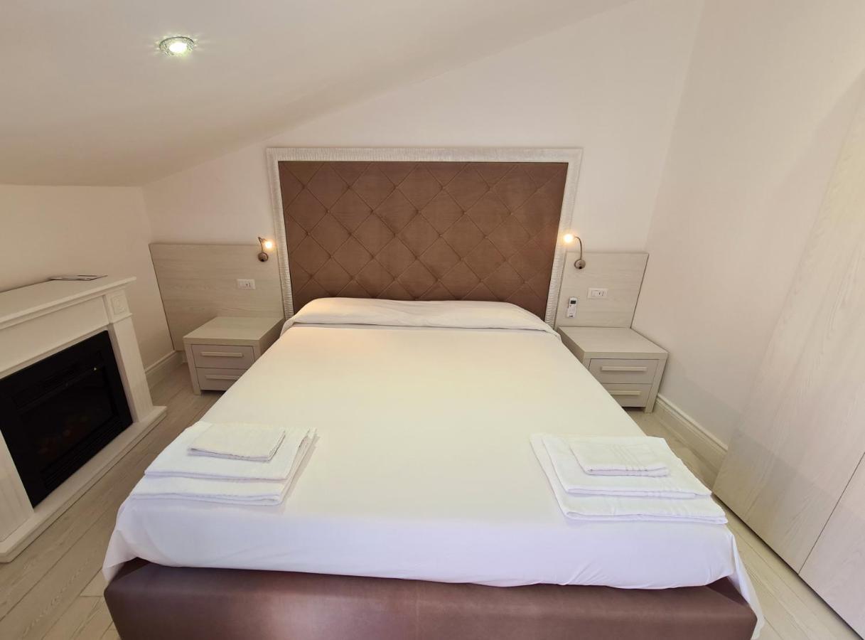 Isola Nel Parco Villas & Rooms 라마달레나 외부 사진
