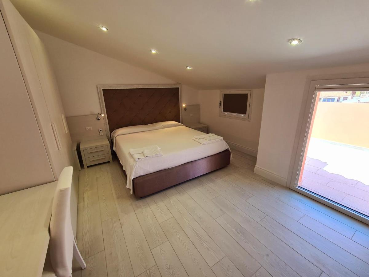 Isola Nel Parco Villas & Rooms 라마달레나 외부 사진